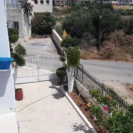 Apartment Pela *
