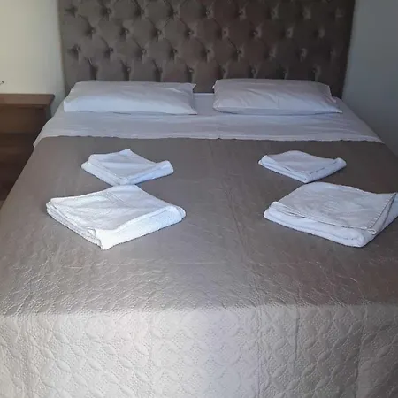 Pela Apartment Sissi (Crete)